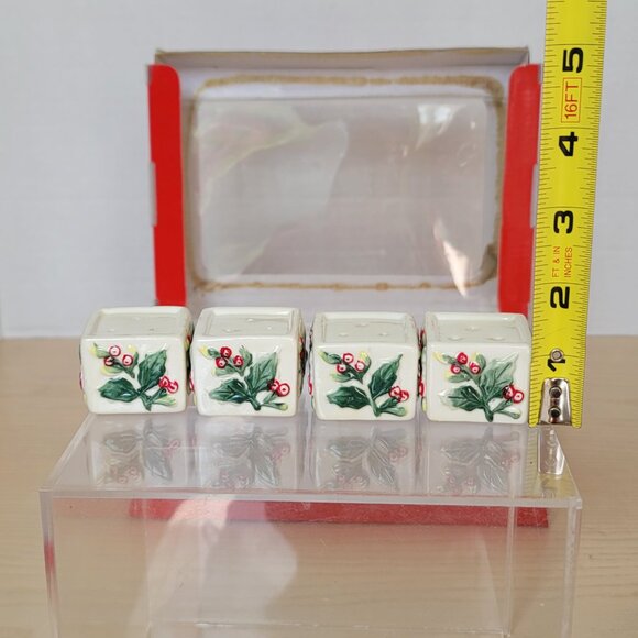 Pfaltzgraff Christmas Winterberry Collection Ceramic Mini Salt & Pepper Set/4 - Picture 12 of 15